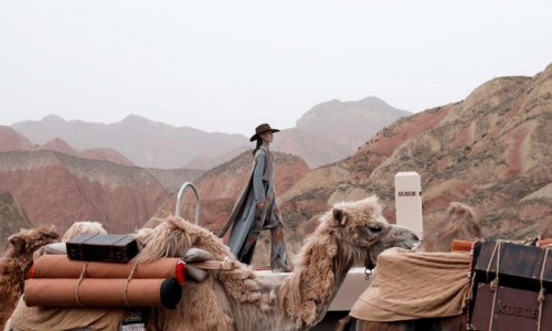 共赏东方美学，XG 2024冬季大秀邂逅兰州丹霞